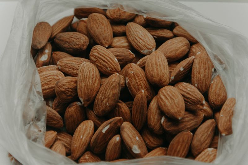 مكسرات وبذور